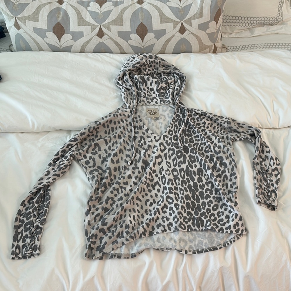 Chaser Leopard Print Sweater - Gray and Cream
